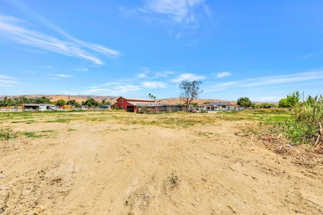 7750 Lovers Lane, Hollister CA: https://media.crmls.org/mediaz/c2413479-d229-48a1-aadd-a343d6ce54b1.jpg