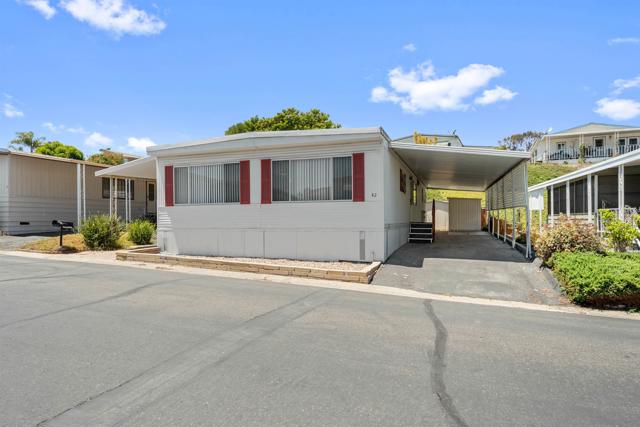 444 N N El Camino Real, Encinitas CA: https://media.crmls.org/mediaz/c24147ea-e6b0-4b02-ad32-7d5da370a817.jpg