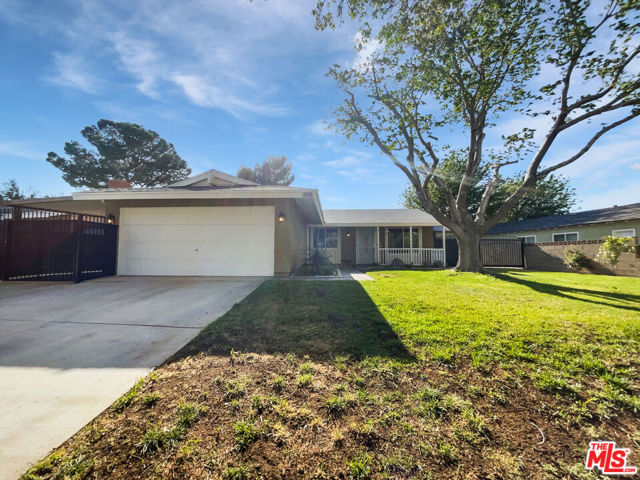 42859 23rd Street, Lancaster CA: https://media.crmls.org/mediaz/c241503c-b0e5-415a-b34a-39280d25176c.jpg