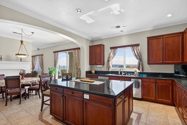 Image 15 of 73 For 18410 Lakepointe Dr