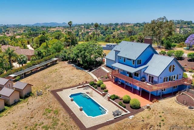 2511 Via Rancheros, Fallbrook CA: https://media.crmls.org/mediaz/c241d377-e562-476b-97ca-d81481e0b32d.jpg