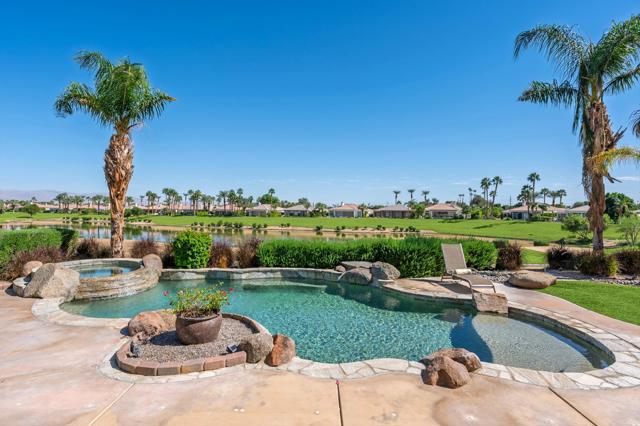 51686 Via Sorrento, La Quinta CA: https://media.crmls.org/mediaz/c24207fc-e0cd-45e4-89b5-e2d0c5036a29.jpg