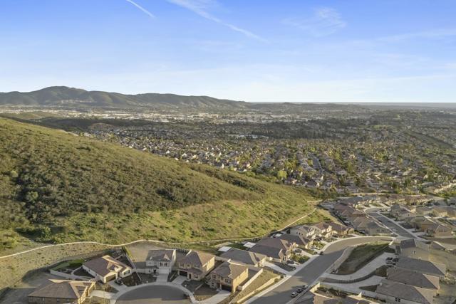951 Visalia Pl, San Marcos CA: https://media.crmls.org/mediaz/c2426061-d659-4004-bad6-f192f753f3e6.jpg