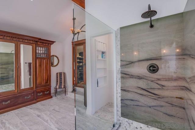 10616 Falcon Rim Pt, San Diego CA: https://media.crmls.org/mediaz/c2430b71-5b96-4418-a013-152414b698fd.jpg