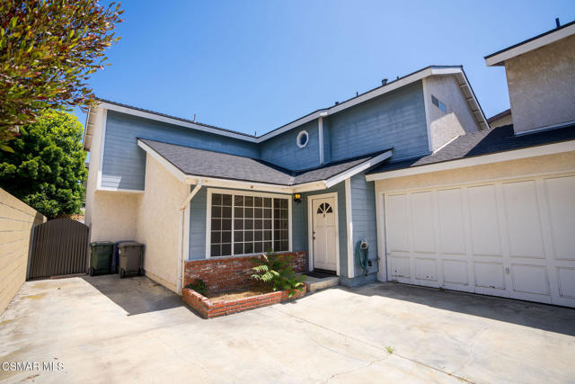 2517 Harriman Lane, Redondo Beach CA: https://media.crmls.org/mediaz/c2430f73-d4e3-46e8-aa97-9ddbf40ee929.jpg