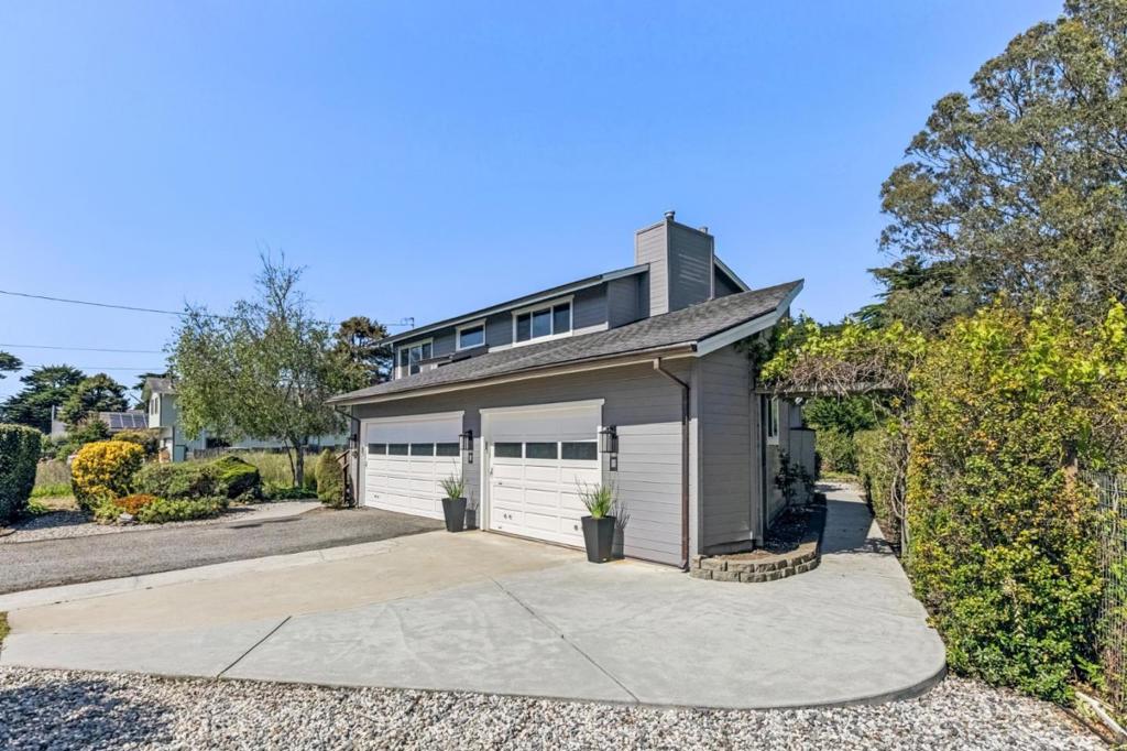 https://media.crmls.org/mediaz/c243657e-30e4-4507-8c28-899819611d26.jpg?preset=X-Large