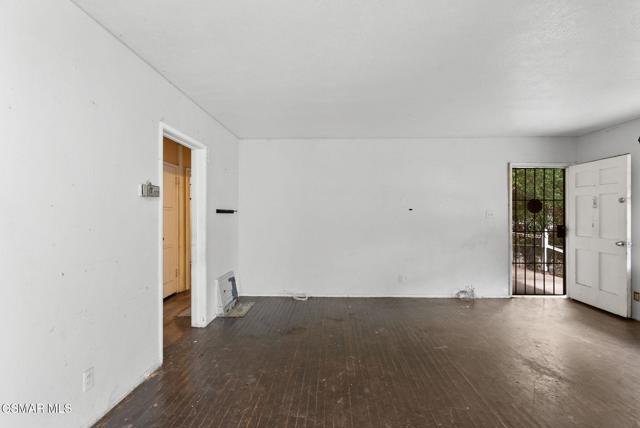 17917 Burbank Boulevard, Encino CA: https://media.crmls.org/mediaz/c2448ebd-534e-45a7-a602-81c7834037ea.jpg
