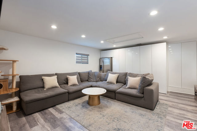 10315 Fairgrove Avenue, Tujunga CA: https://media.crmls.org/mediaz/c244a777-2e61-4ecb-a1cf-89feeabb8b15.jpg