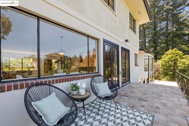 1127 Hillview RD, Berkeley CA: https://media.crmls.org/mediaz/c244fa76-74cf-4b21-88ac-ada395b85221.jpg