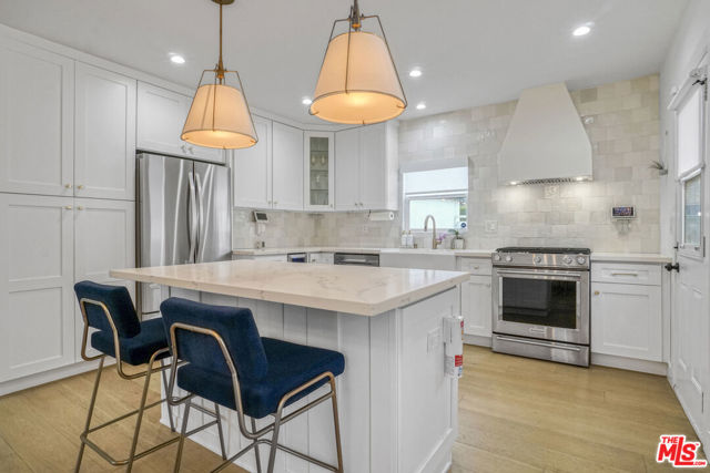 7868 Naylor Avenue, Los Angeles CA: https://media.crmls.org/mediaz/c2451060-4a2f-43ba-81a6-00d7c52b538d.jpg