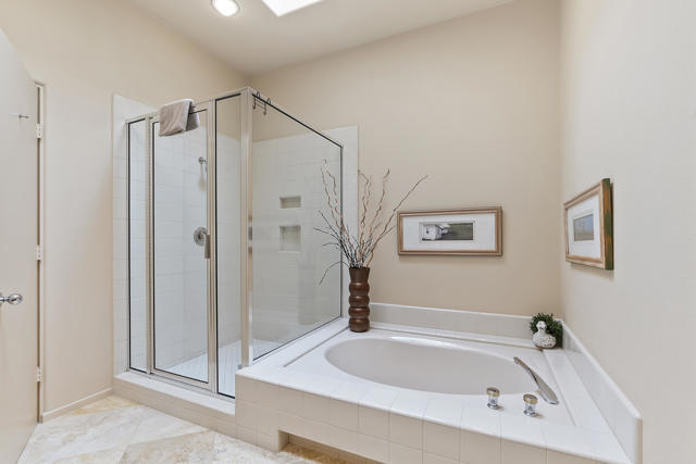 359 Desert Holly Drive, Palm Desert CA: https://media.crmls.org/mediaz/c245b937-79f8-42d3-af97-9ae4f66d887b.jpg
