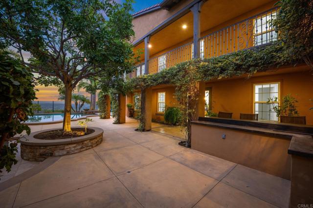 3219 Corte Paloma, Carlsbad CA: https://media.crmls.org/mediaz/c2469e4e-3bb3-4328-b6f0-3d385fb217a4.jpg