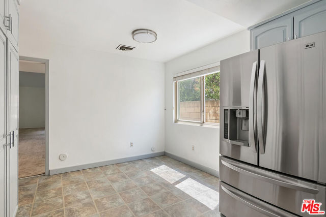 6263 Crebs Avenue, Tarzana CA: https://media.crmls.org/mediaz/c24794c3-3eac-4924-b9c0-92dffd40dc5b.jpg