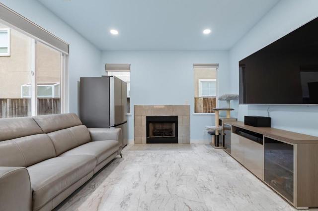 708 Raineer Court, San Leandro CA: https://media.crmls.org/mediaz/c247bac7-3589-4bd6-ad4b-b1afac23f1b6.jpg