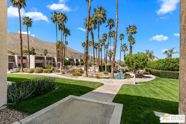 2696 S Sierra Madre, Palm Springs CA: https://media.crmls.org/mediaz/c247ff99-f3e7-435d-8cf4-453e9e483afc.jpg