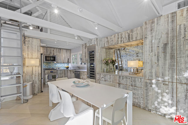 1362 Palisades Beach Road, Santa Monica CA: https://media.crmls.org/mediaz/c24865b4-2852-41f9-bec8-14d7ebd6c21b.jpg