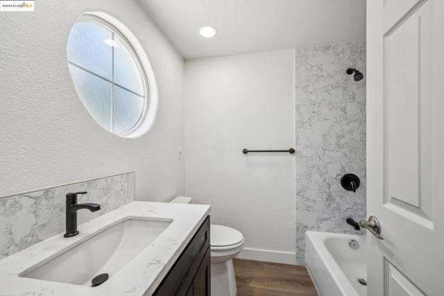 Image 36 of 41 For 1086 61st St