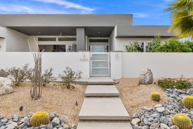 76305 Shoshone Drive, Indian Wells CA: https://media.crmls.org/mediaz/c24953c3-1cba-447b-bfdd-074b462ea8fa.jpg