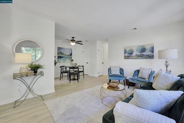 1356 Del Rio Cir, Concord CA: https://media.crmls.org/mediaz/c24a0975-a6f7-4723-b78c-ab1633d06477.jpg