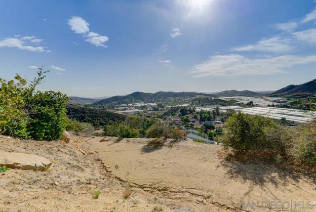 496 Camino Calafia, San Marcos CA: https://media.crmls.org/mediaz/c24a9937-fd43-42f0-9dfe-33379841a035.jpg