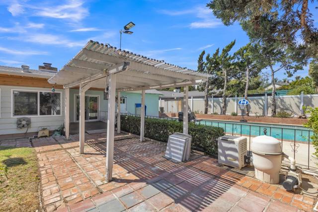 1545 Meadow, El Cajon CA: https://media.crmls.org/mediaz/c24a9ebc-55a7-41dc-b88d-b916ceaff80a.jpg