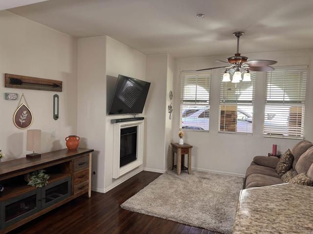 Detail Gallery Image 2 of 11 For 95 via Sovana, Santee,  CA 92071 - 2 Beds | 2 Baths