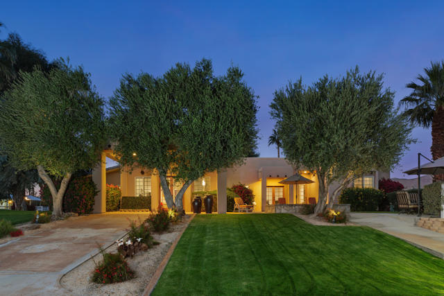 36706 Dune Palms Road, Indio CA: https://media.crmls.org/mediaz/c24ae322-b614-4d8a-855b-bf54b5ffe55d.jpg
