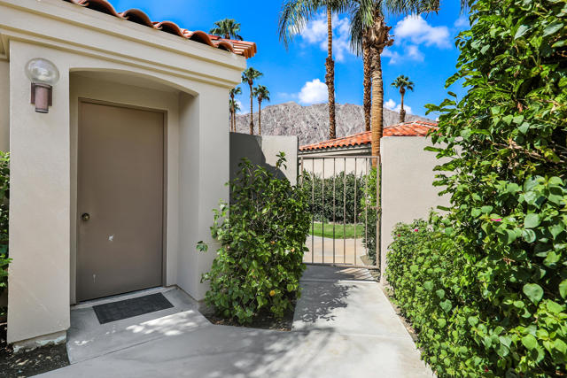 54624 Shoal Creek, La Quinta CA: https://media.crmls.org/mediaz/c24afe01-c8de-4ed0-b632-50988630ea20.jpg