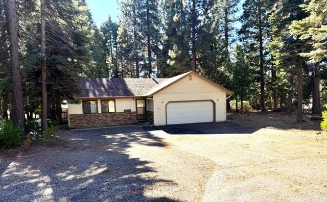 3209 Woodlake Drive, Lake Almanor CA: https://media.crmls.org/mediaz/c24b11e7-1910-4977-8a0f-384cb0afae83.jpg
