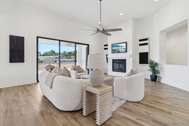 2745 Alexander Dr, Escondido CA: https://media.crmls.org/mediaz/c24bd597-f5ab-46c8-855b-72f6843744a3.jpg
