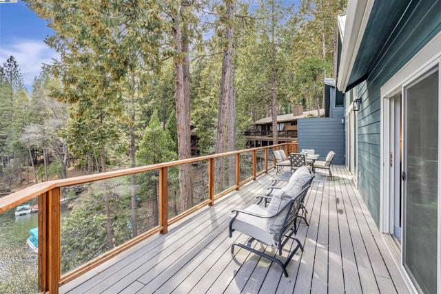 20244 Lower Skyridge Dr, Groveland CA: https://media.crmls.org/mediaz/c24c5849-37ba-4e27-aa8d-f033d5332984.jpg