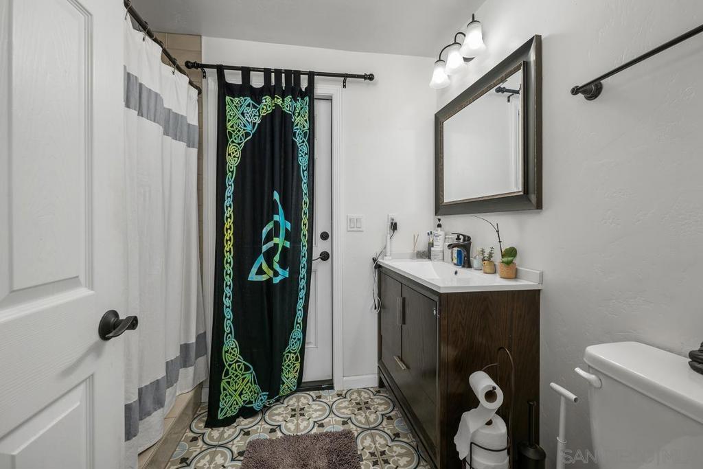 MLS #250035908SD img 10