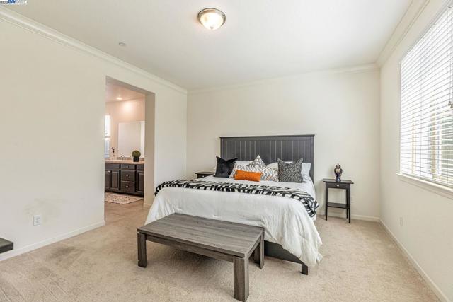 9315 Wild Lilac Cir, Sacramento CA: https://media.crmls.org/mediaz/c24d0353-059a-47a0-89b5-5e8044790001.jpg