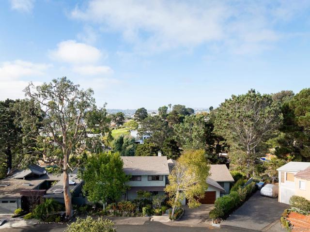 364 Bellaire Street, Del Mar CA: https://media.crmls.org/mediaz/c24d526e-5b00-4abf-ae66-ad0e9ba1e07c.jpg