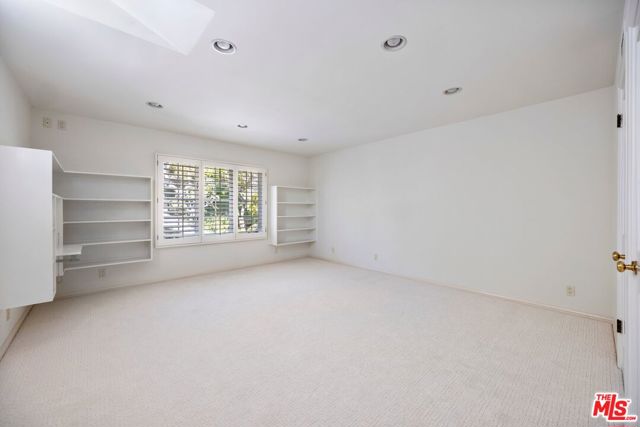 2562 Mandeville Canyon Road, Los Angeles CA: https://media.crmls.org/mediaz/c24d9dbf-37d8-4375-a62c-f3b44c6fbfb8.jpg
