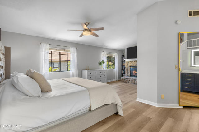 29725 Windsong Lane, Agoura Hills CA: https://media.crmls.org/mediaz/c24df925-55b8-498c-9449-da76252ca924.jpg