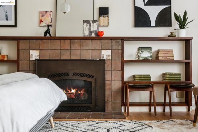 1521 Josephine St, Berkeley CA: https://media.crmls.org/mediaz/c24e8089-6d74-4417-af67-aac8f8c84975.jpg