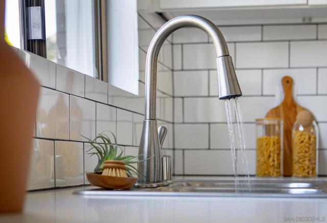 7325 Alicante Rd, Carlsbad CA: https://media.crmls.org/mediaz/c24eca8f-bc52-404c-8a84-8e7f234590eb.jpg