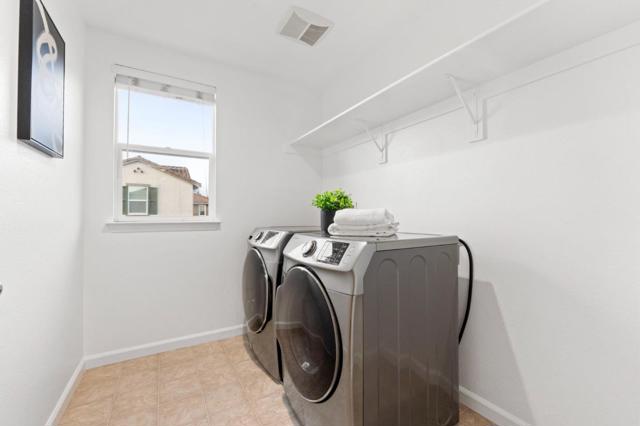 325 Toscana Way, Hayward CA: https://media.crmls.org/mediaz/c24f04a0-f4b6-4b43-9ce9-ce4052de3eb5.jpg
