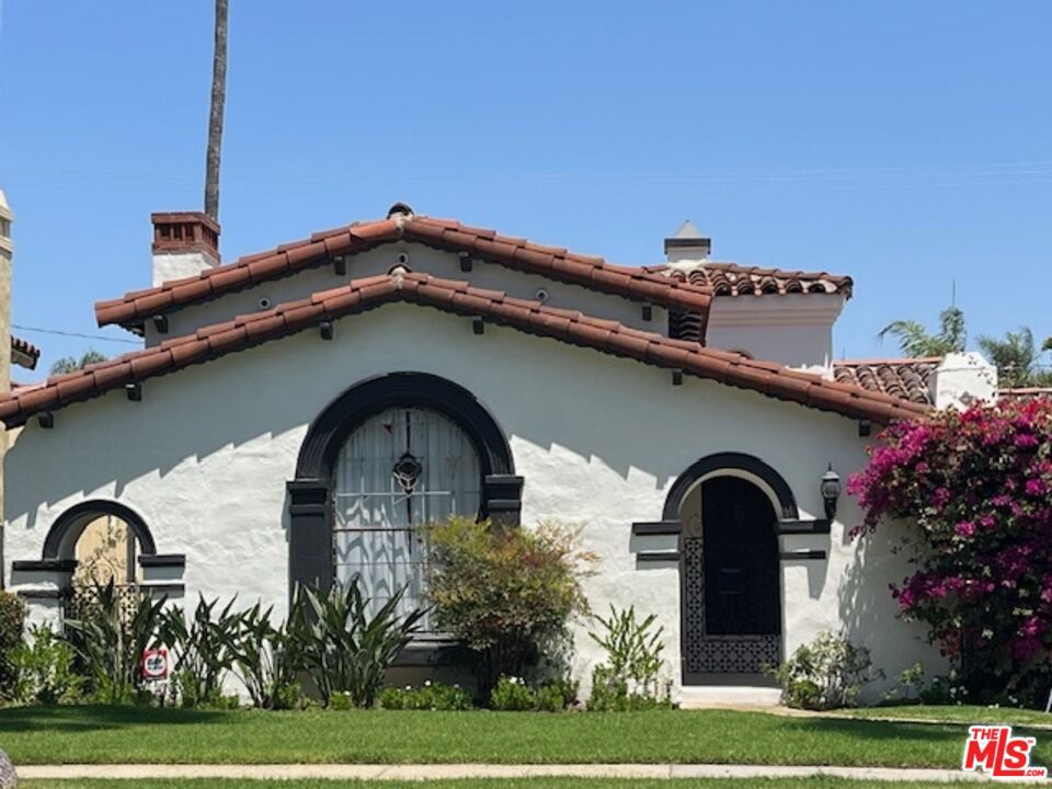 168 N DOHENY Drive