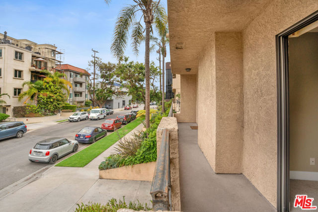 1633 S Bentley Avenue, West Los Angeles CA: https://media.crmls.org/mediaz/c250b00b-bd84-4882-a2ed-244a625bf7d6.jpg