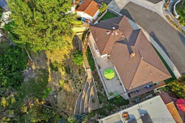 4386 Argos Dr, San Diego CA: https://media.crmls.org/mediaz/c2517157-c66b-4ec8-bd75-6b037c06f583.jpg
