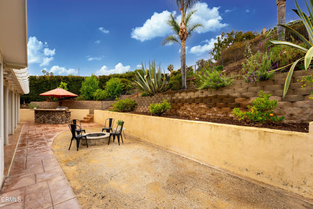 7017 Sonora Court, Ventura CA: https://media.crmls.org/mediaz/c251c97d-9a08-4e52-b50b-63daabd46eab.jpg