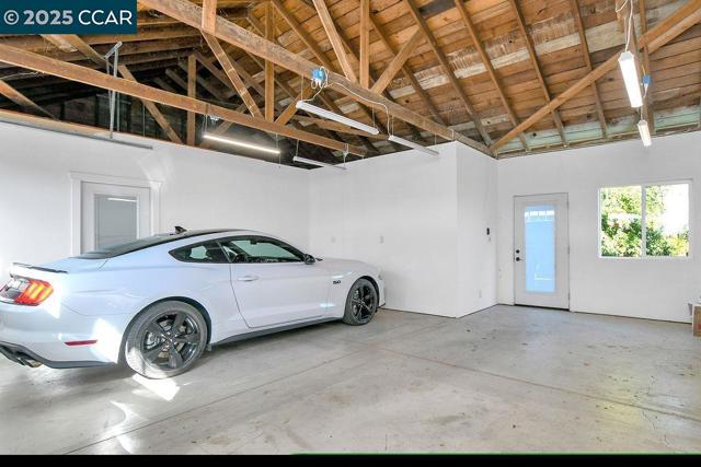 2280 Concord Ave, Brentwood CA: https://media.crmls.org/mediaz/c25232c4-5c61-4e00-b792-f1a46c285dbf.jpg