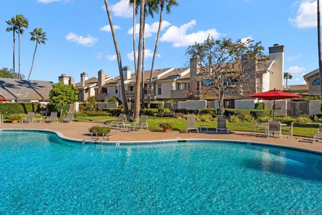 16048 Via Viajera, Rancho Santa Fe CA: https://media.crmls.org/mediaz/c25240ae-5005-4363-a005-75e962c93a5e.jpg