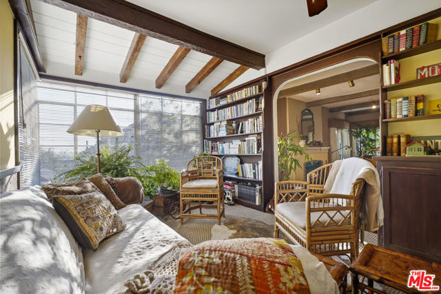 1326 Cordova Avenue, Glendale CA: https://media.crmls.org/mediaz/c2527266-7ef4-4581-b85a-74f47e368e33.jpg