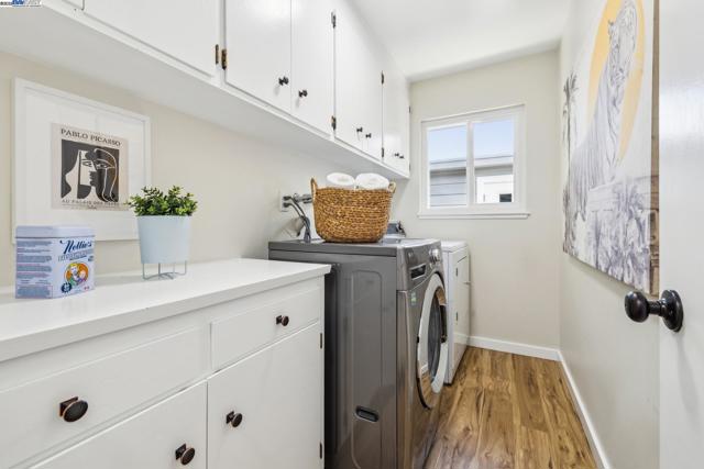 441 FOX HILLS COURT, Oakland CA: https://media.crmls.org/mediaz/c252bedb-7b17-4698-b189-4f5adf19bc3f.jpg
