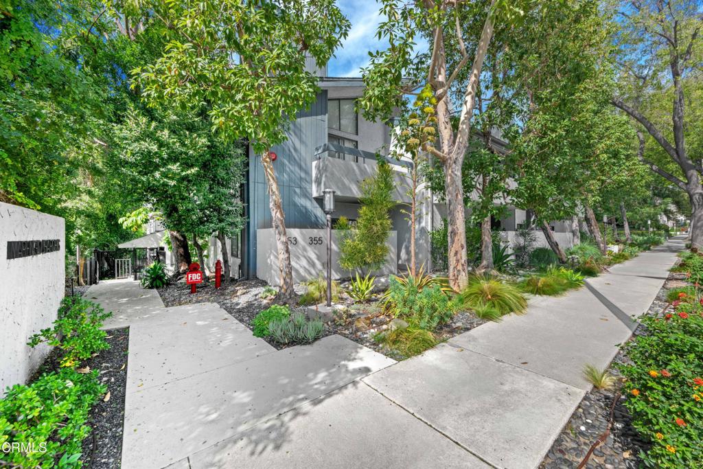 355 S Marengo Avenue #402