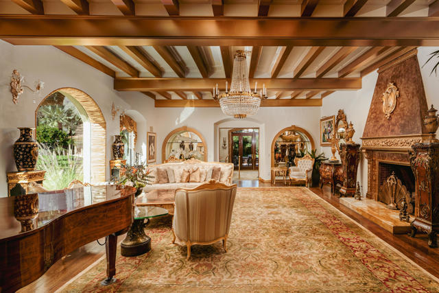 457 W Hermosa Place, Palm Springs, CA 92262
