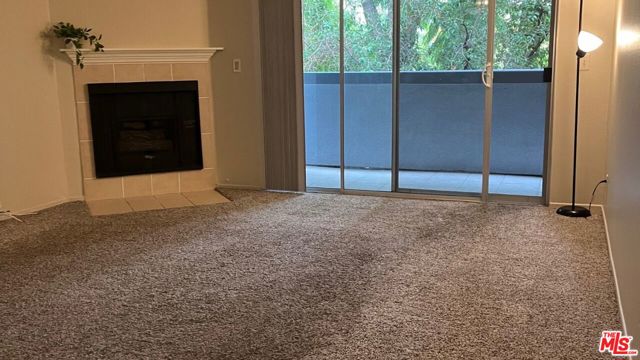 7640 Oso Avenue, Winnetka CA: https://media.crmls.org/mediaz/c25407fd-0f58-4f50-9868-0abac7c7e84c.jpg